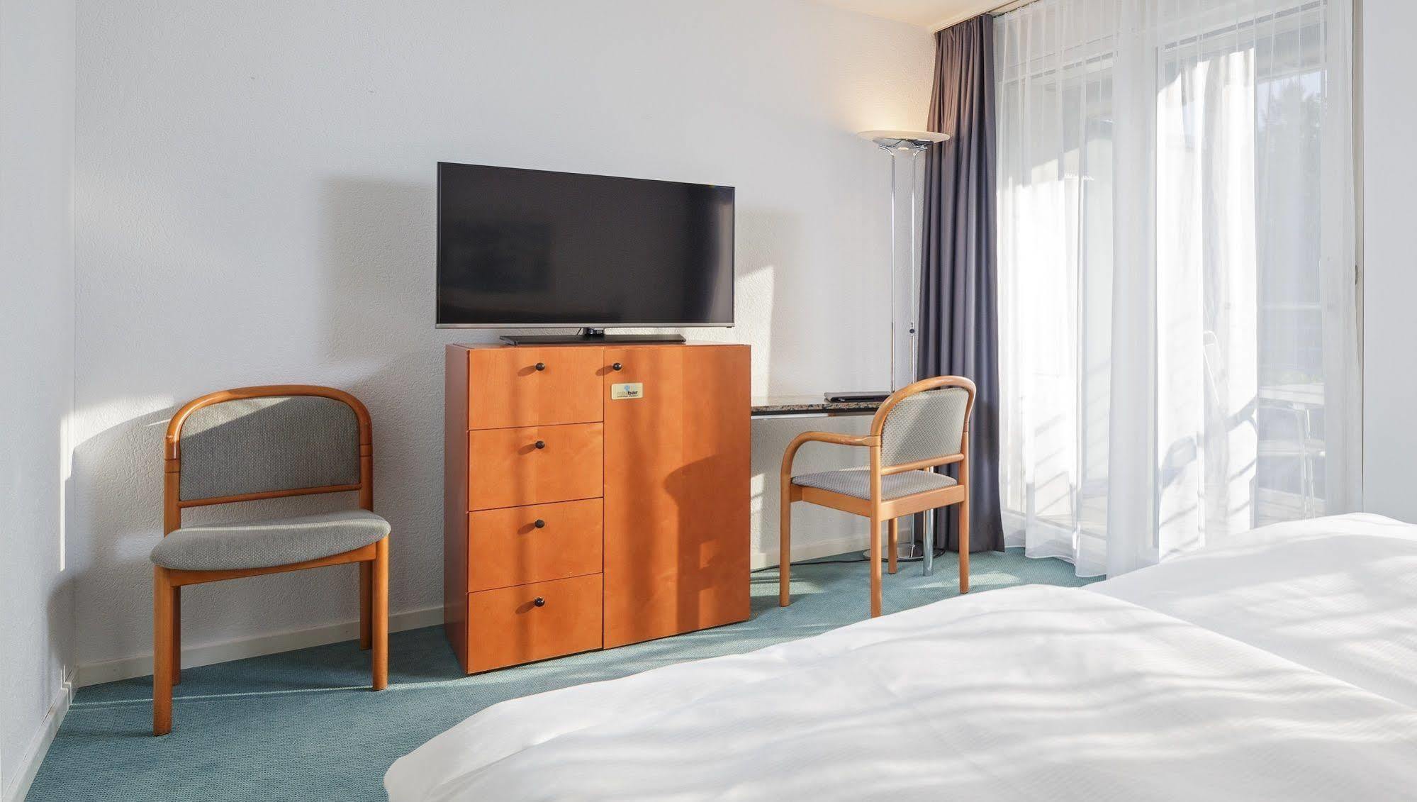 Wellness Hotel Tenedo - Thermalquellen Resort Bad Bad Zurzach Exterior foto