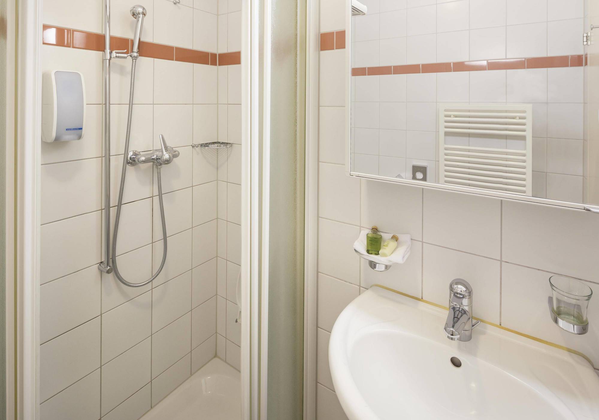 Wellness Hotel Tenedo - Thermalquellen Resort Bad Bad Zurzach Exterior foto