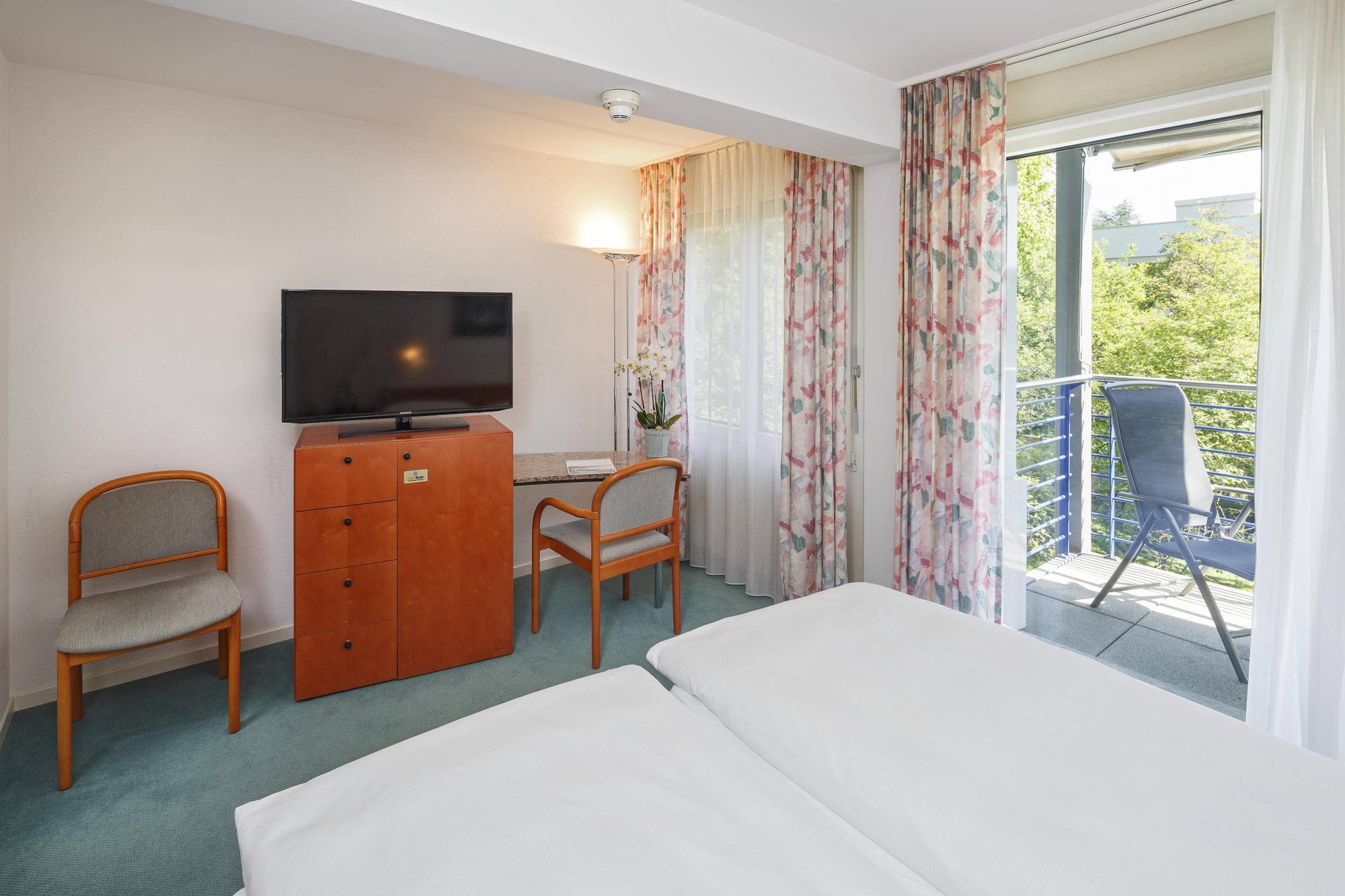 Wellness Hotel Tenedo - Thermalquellen Resort Bad Bad Zurzach Exterior foto